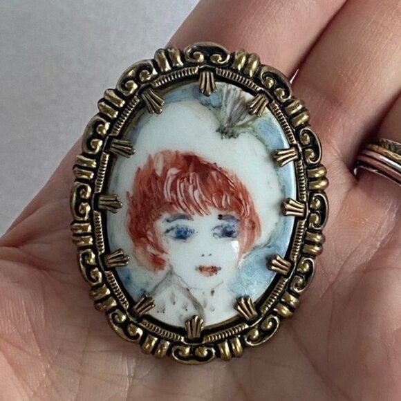VTG 2" Oval Hand Painted Porcelain Woman Brass Brooch Signed Western Germany - Picture 2 of 12